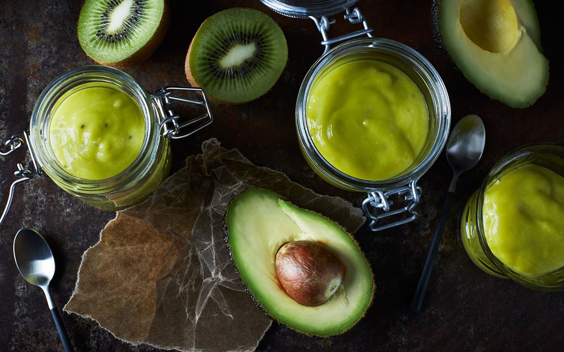 Grön smoothie med avokado och kiwi - Recept | Arla