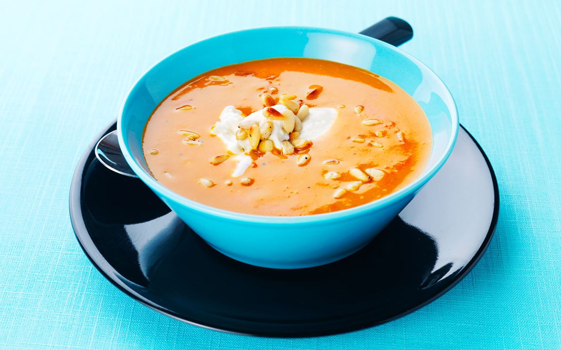 Tomatsoppa med crème fraiche