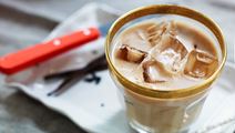 Kaffedrink med vaniljkaramell