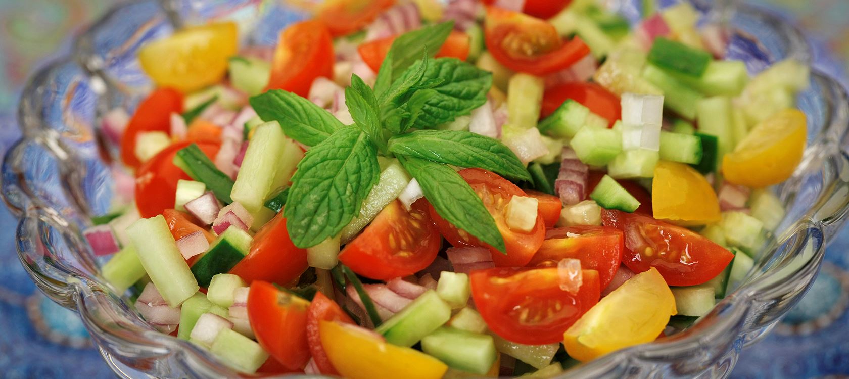 Tomat- och gurksallad