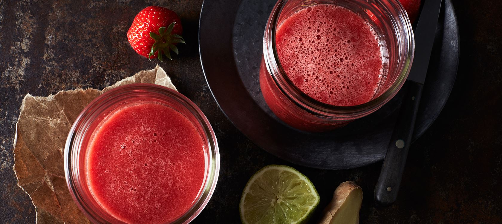 Jordgubbsjuice med ingefära och lime