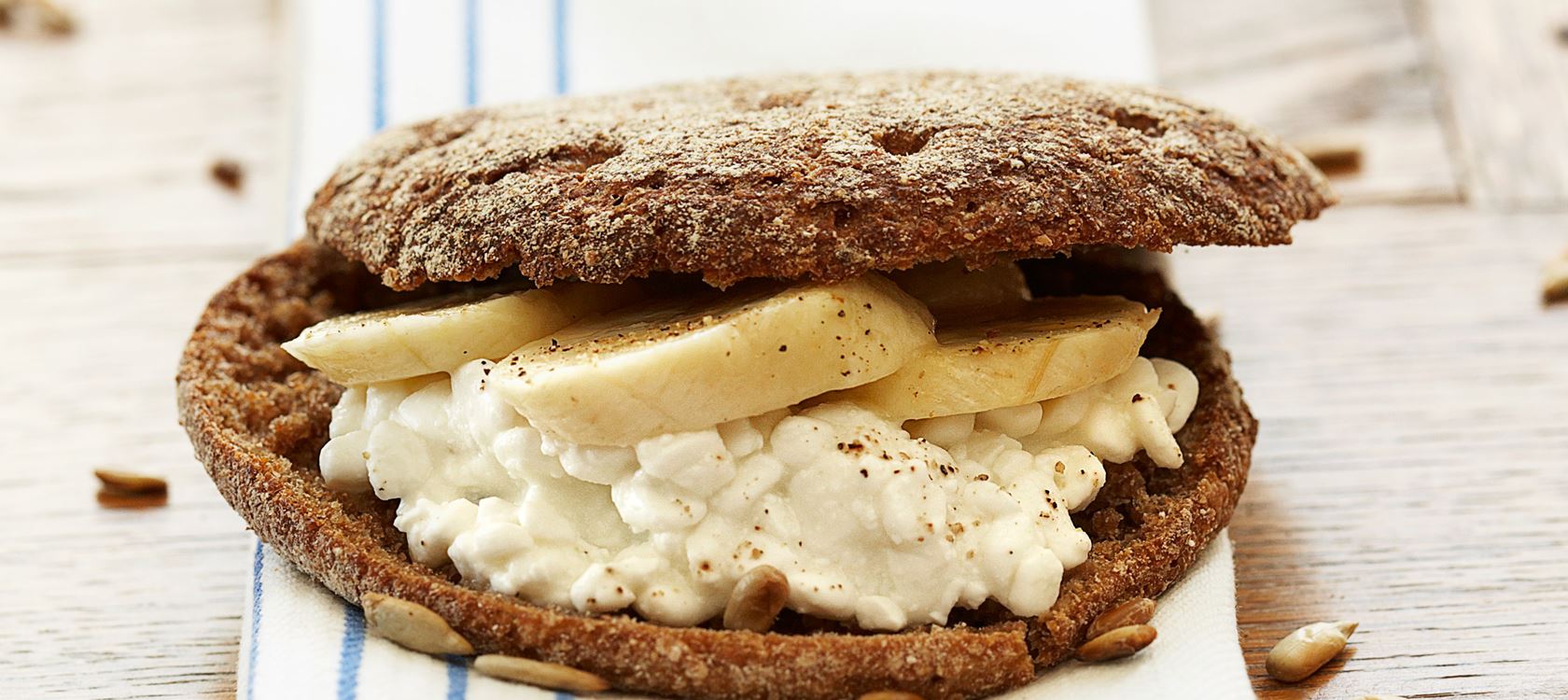 Macka med banan och solrosfrön