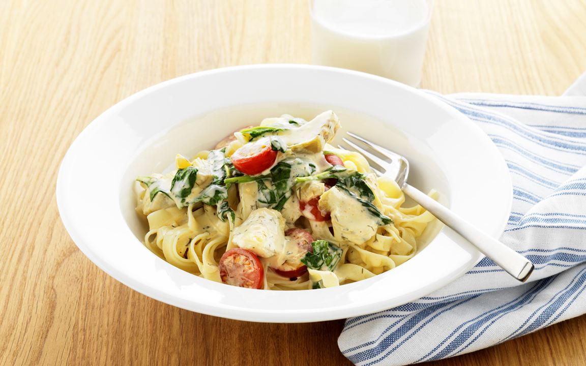 Pasta med saffran och tomat