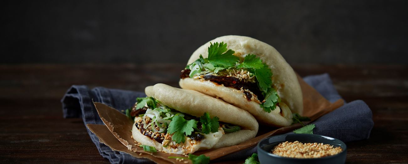 Steamed bao buns med chilistekt svamp-image