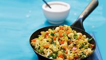Harissa-ris med grönsaker och nötter