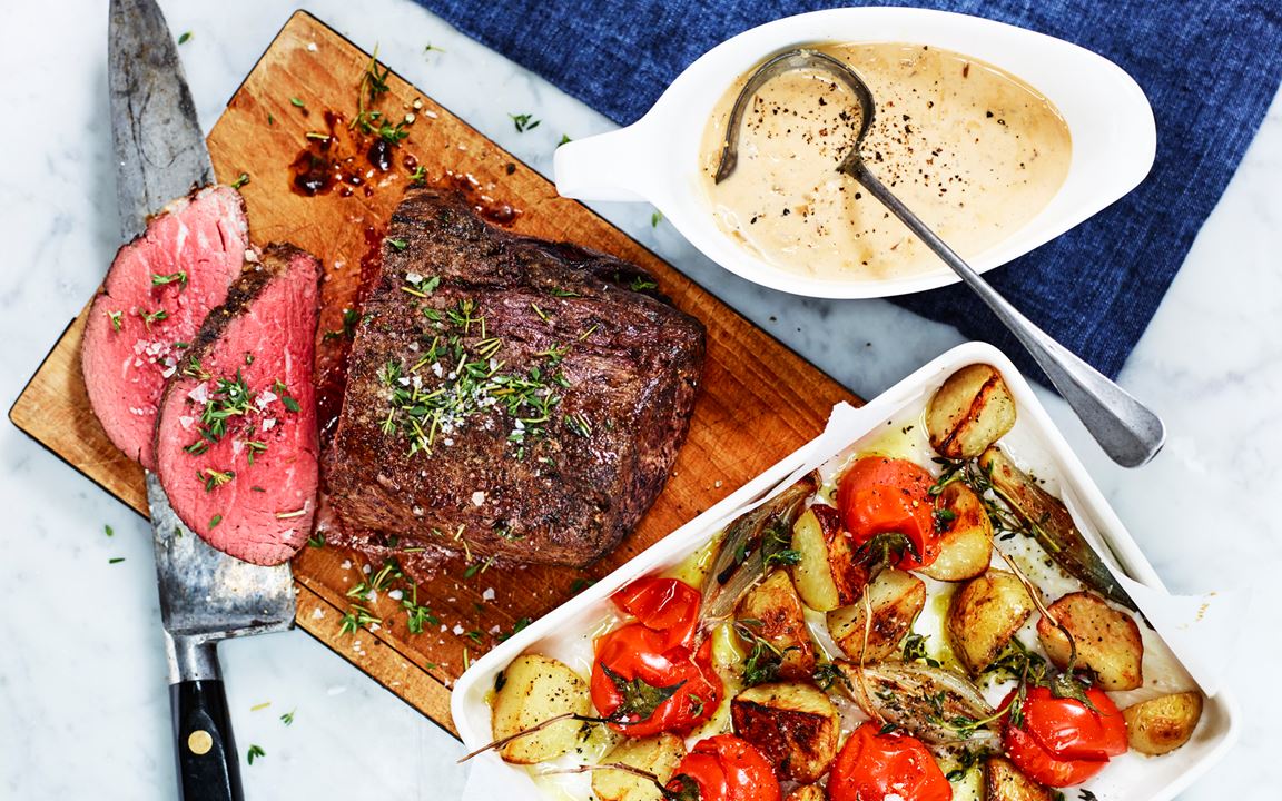 Oxfilé med pepparsås och ugnsrostad potatis