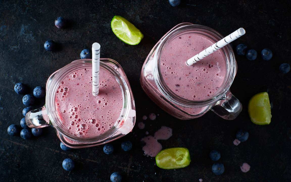 Smoothie med blåbär, vanilj och lime