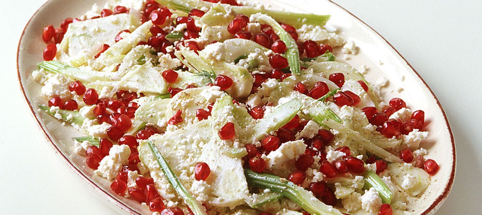Krispig sallad med fänkål och granatäpple