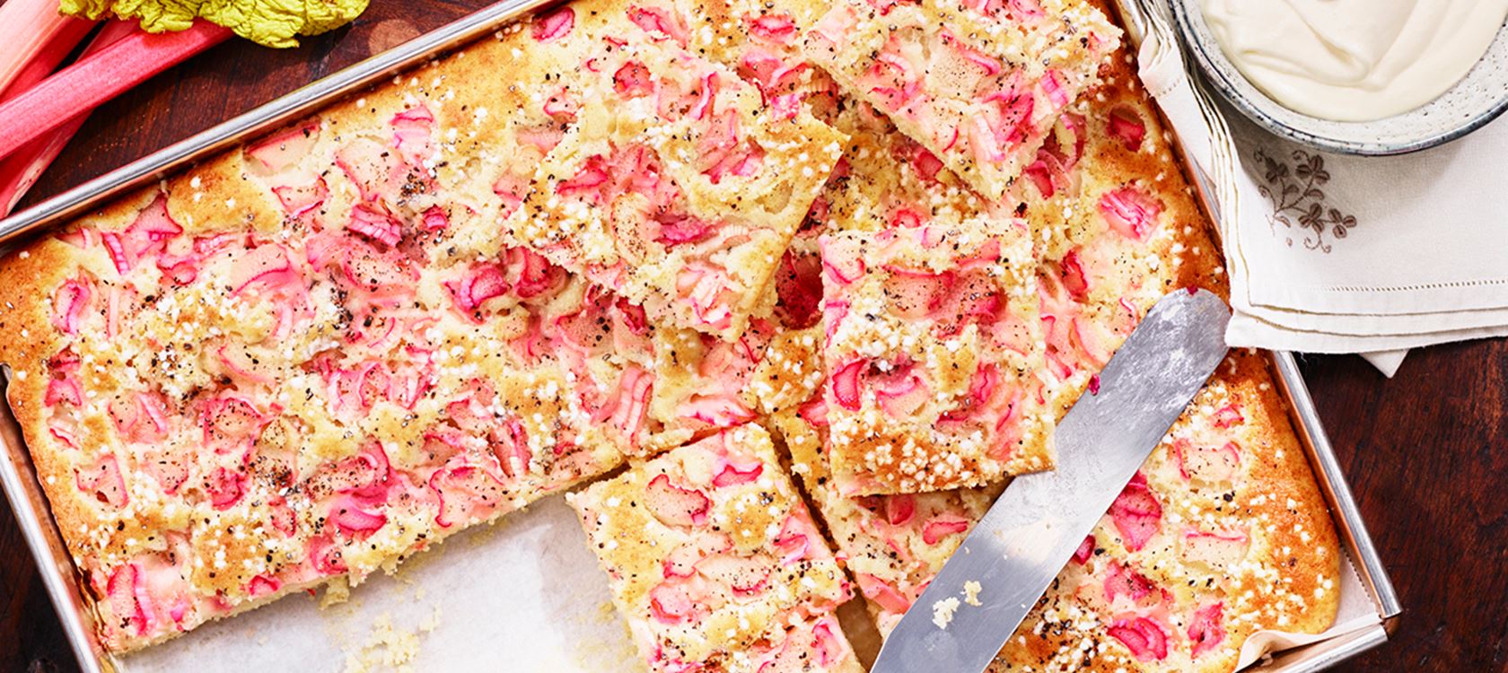 Rabarberkaka I L ngpanna Recept Arla rabarberkaka-i-l-ngpanna-recept-arla