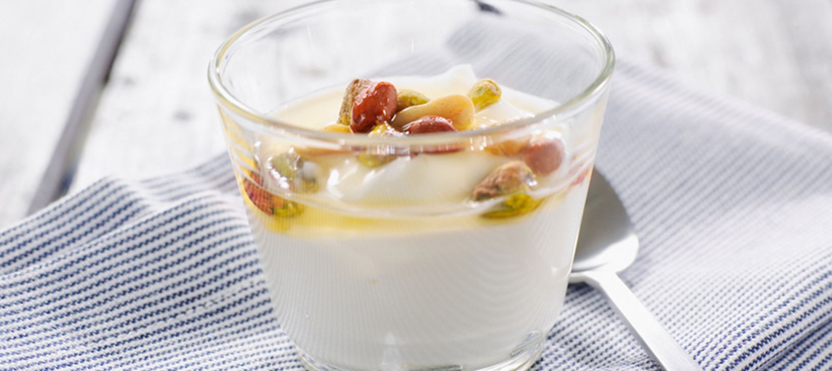 Yoghurt med nötter och honung
