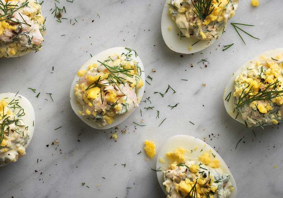 Ägghalvor med räkröra - Recept | Arla