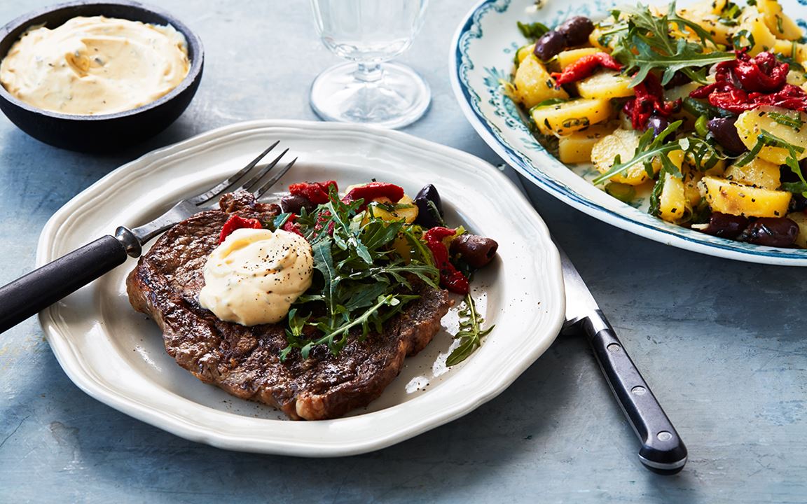 Entrecôte med bearnaise och medelhavspotatissallad
