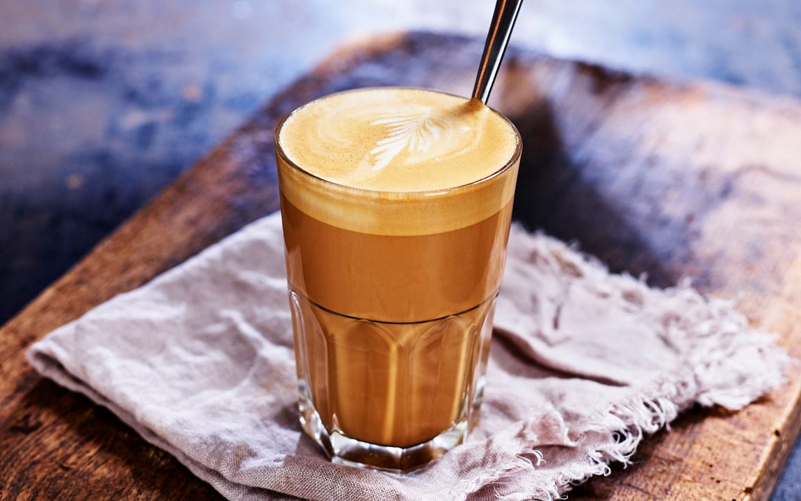 Caffe latte, ett glas