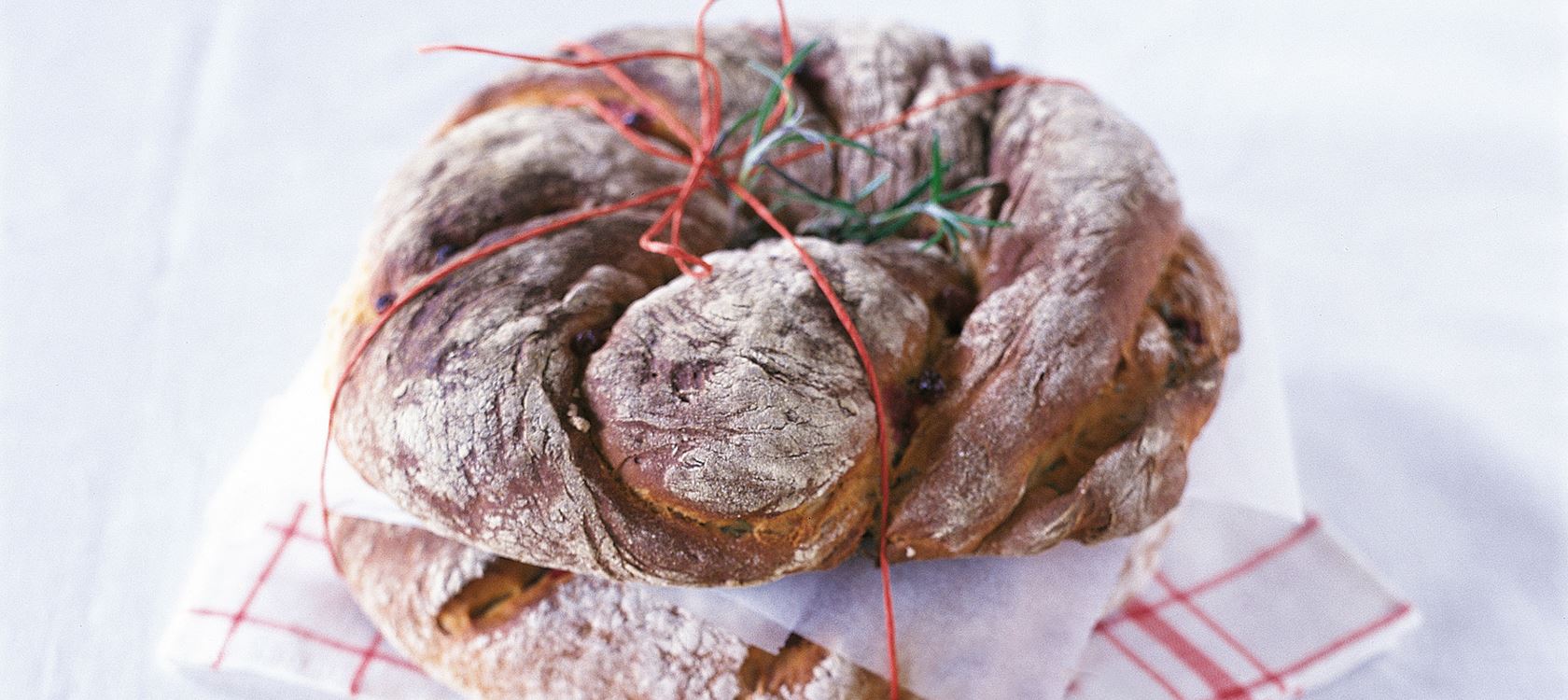 Lingon- och rosmarinbröd
