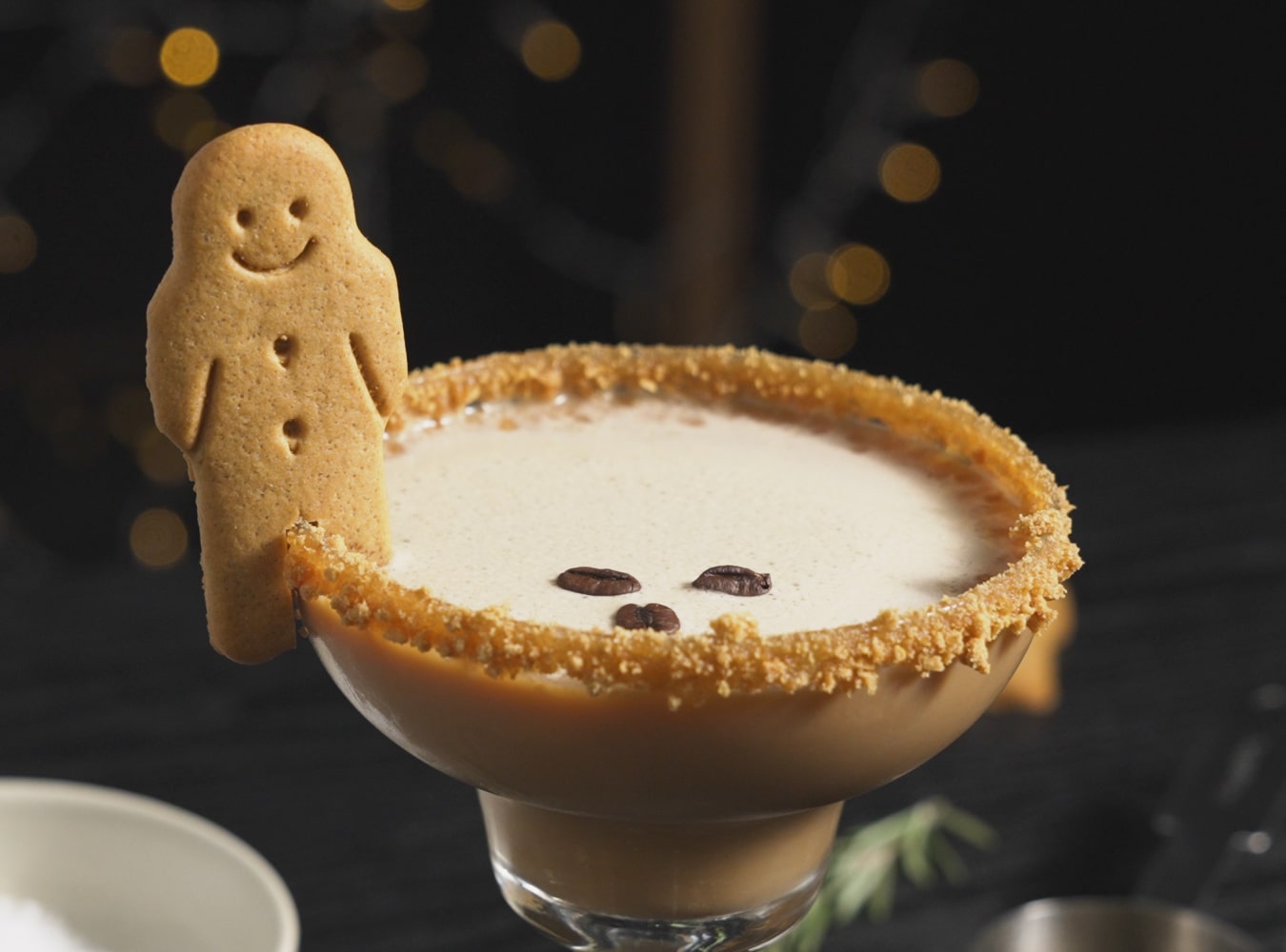 Gingerbread Espresso Martini Mocktail Recipe Arla UK