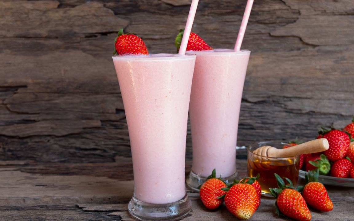 Strawberry Smoothie Recipe | Arla UK