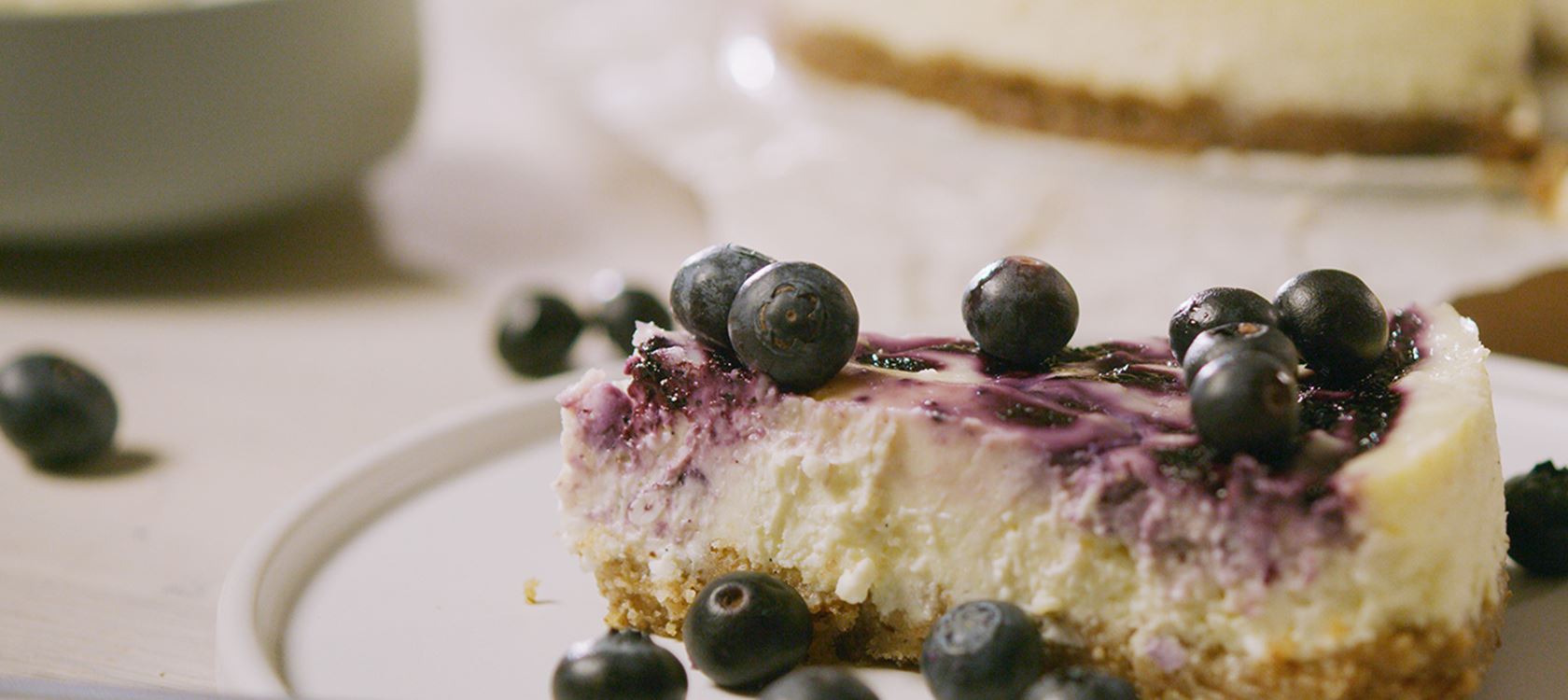 Blueberry & White Chocolate Cheesecake