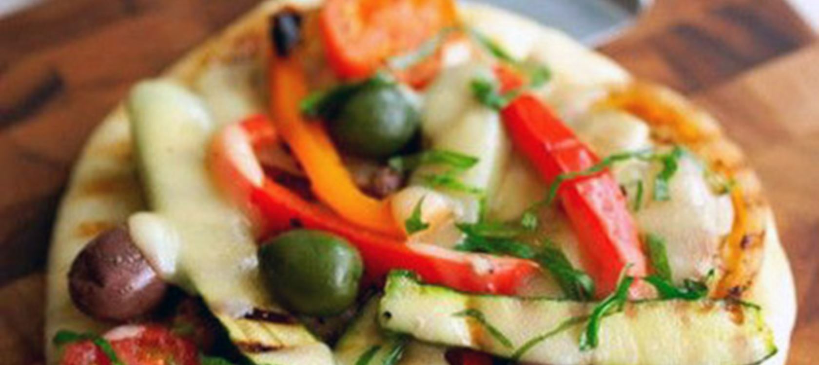 Cheesy Snackbread with Grilled Vegetables