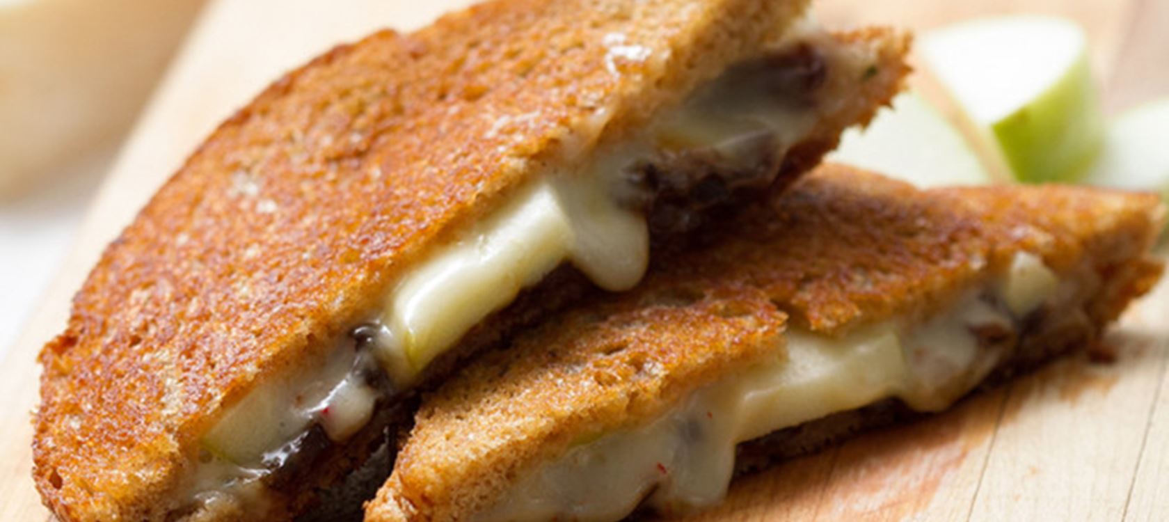 Grilled Cheese with Apple and Caramelized Onions