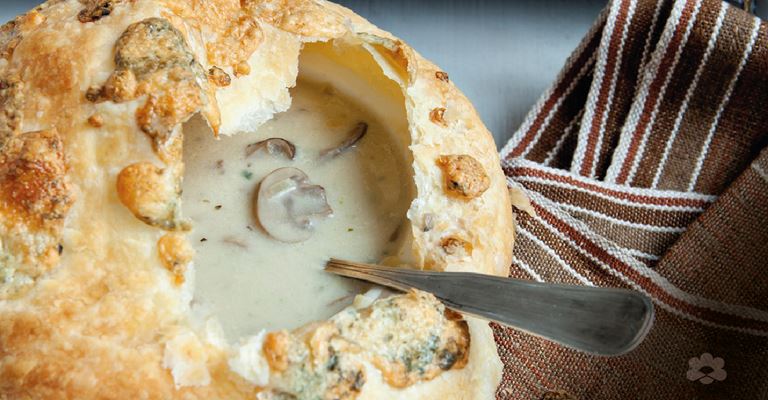 Mushroom soup with puff pastry lid 