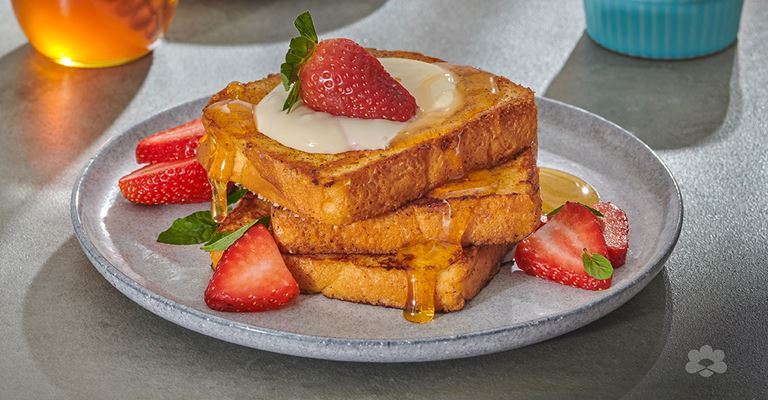 Cinnamon French Toast with Strawberries