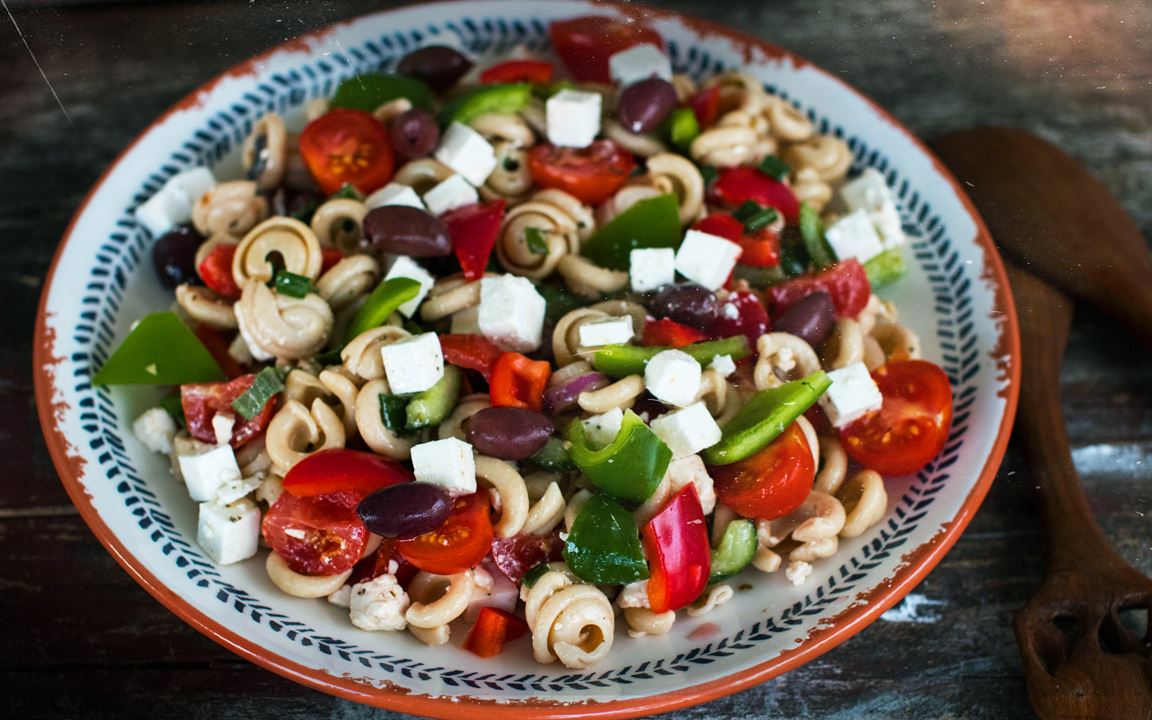 Greek Pasta Salad | Apetina