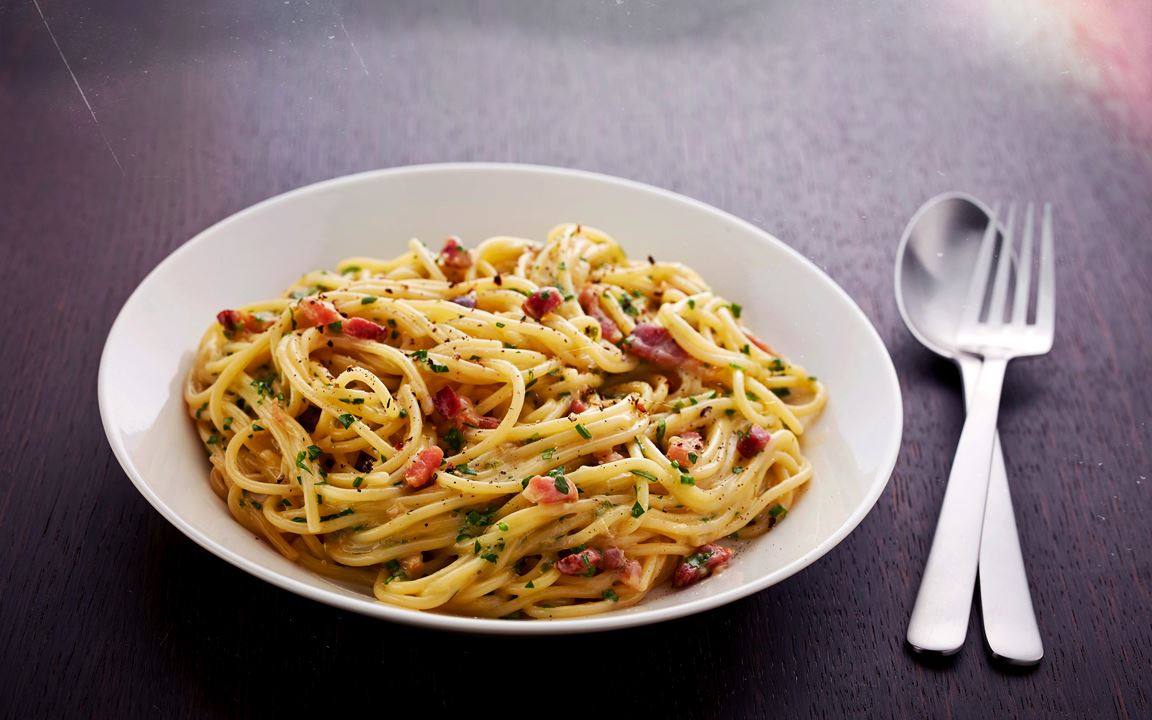 Classic Carbonara with a twist of white cheese and spices | Apetina
