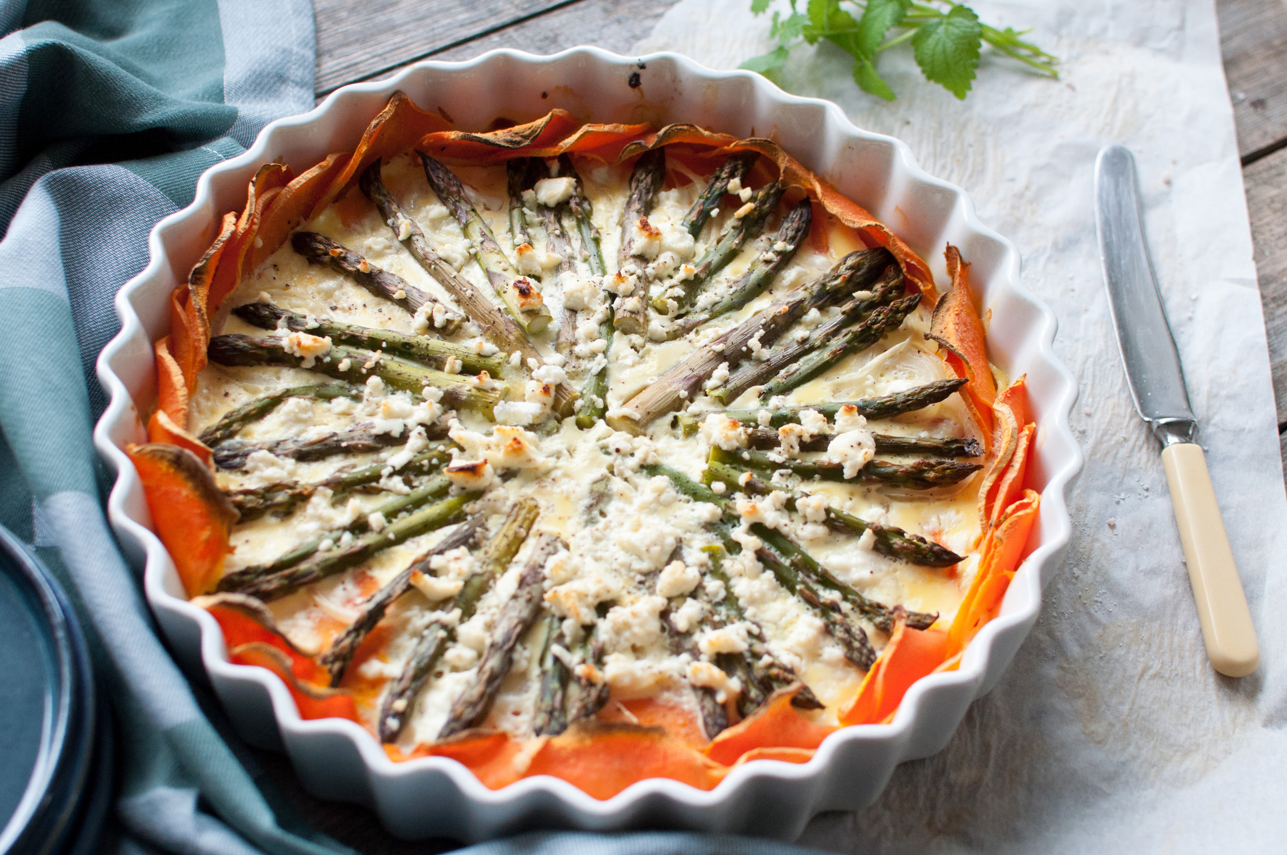 Sweet potato quiche with asparagus and Apetina Apetina