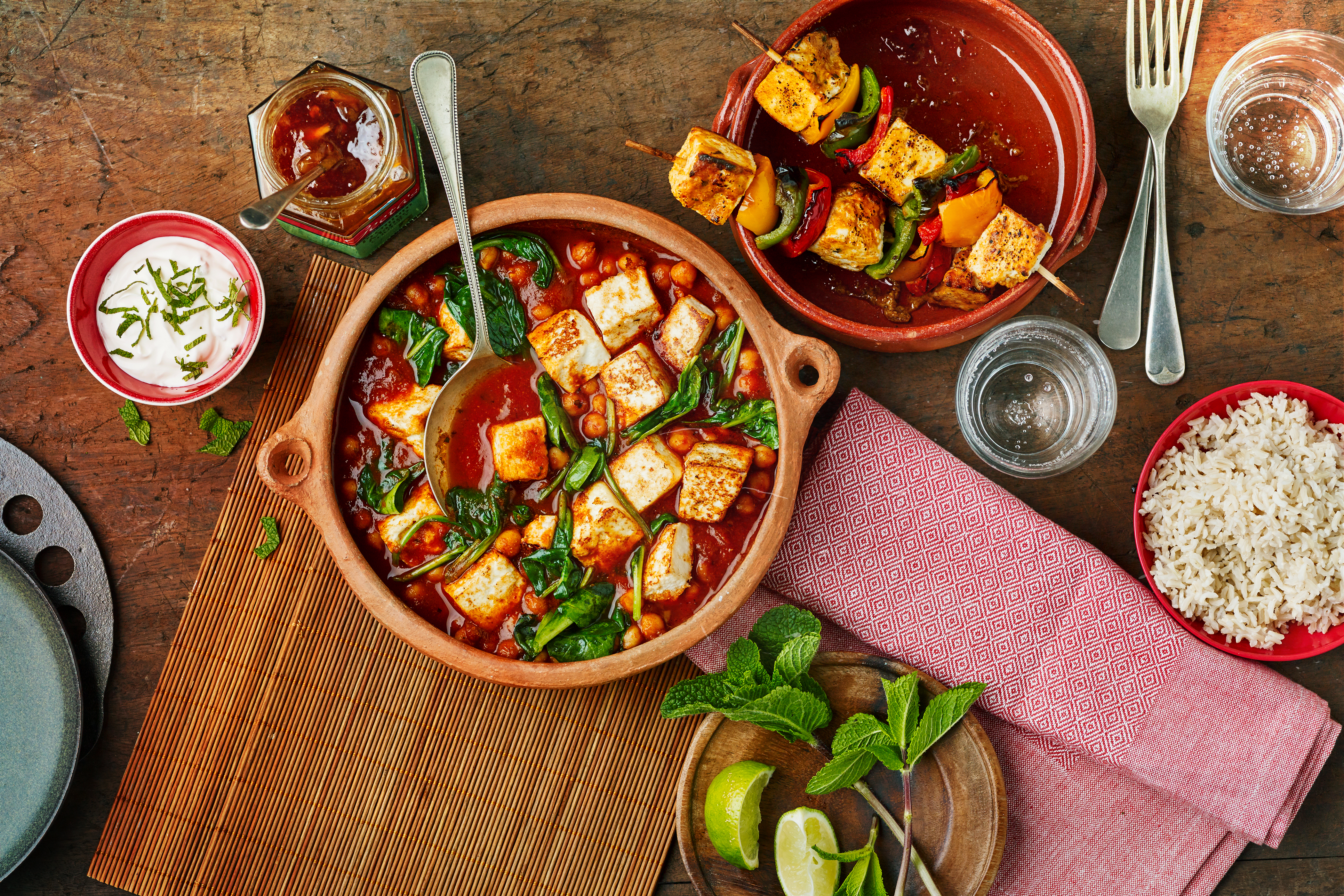 APETINA® PANEER CURRY MET KIKKERERWTEN EN SPINAZIE Apetina