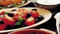 Paistetut tomaatit basilikakastikkeella