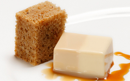 Piimäkakkua ja panna cottaa