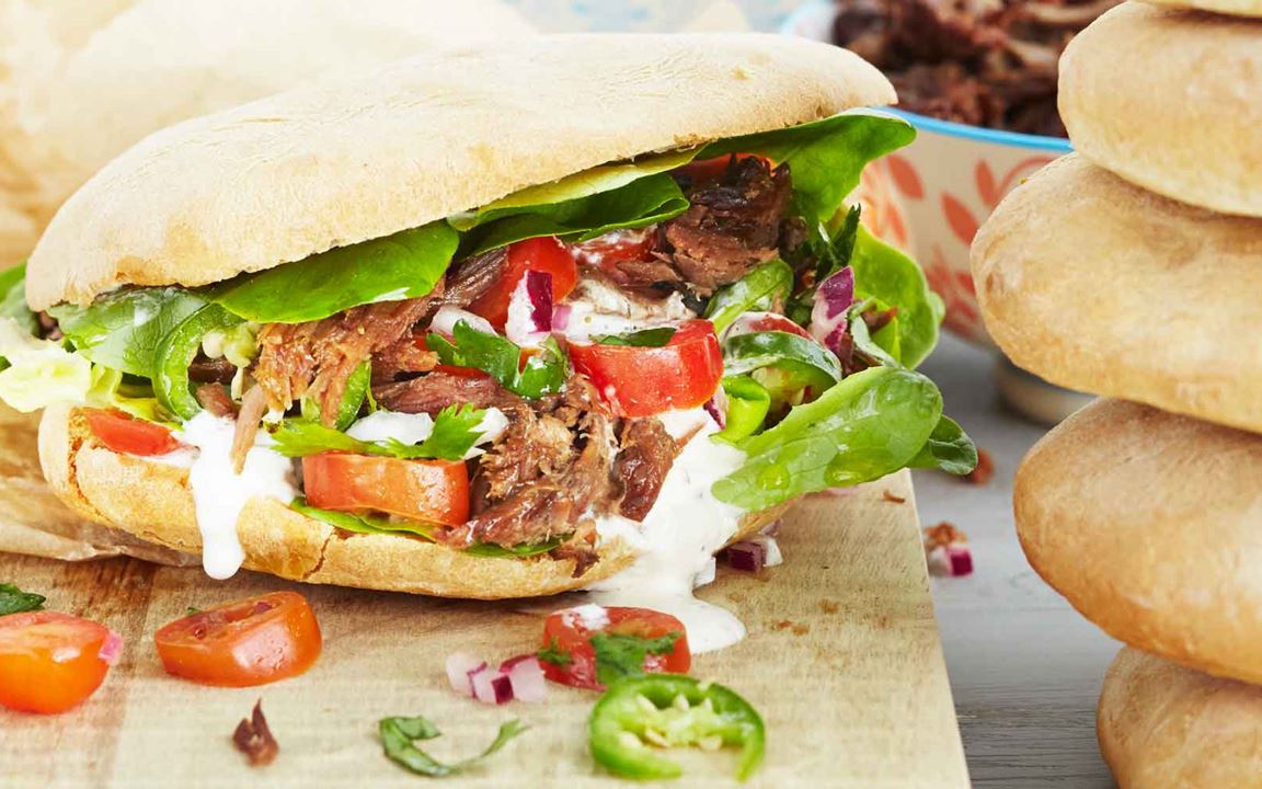 Pulled beef -pita