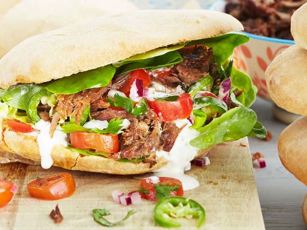 Pulled beef -pita