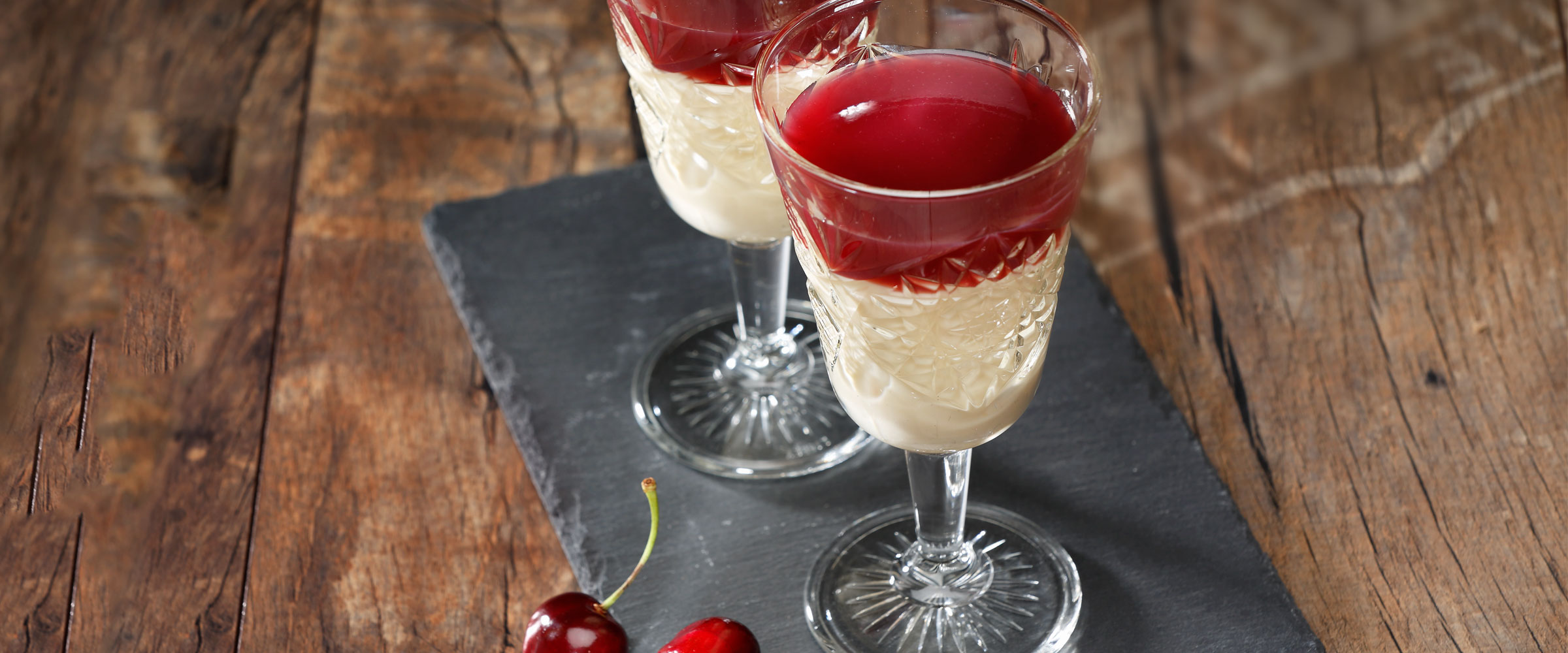 Vaniljapiimävanukas ja kirsikkakeitto 