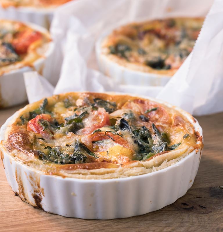 Blue Cheese Quiche with Spinach & Tomatoes 