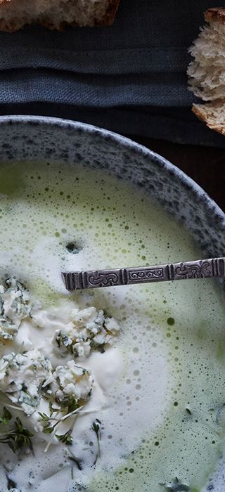 Creamy Pea Soup with Blue Cheese