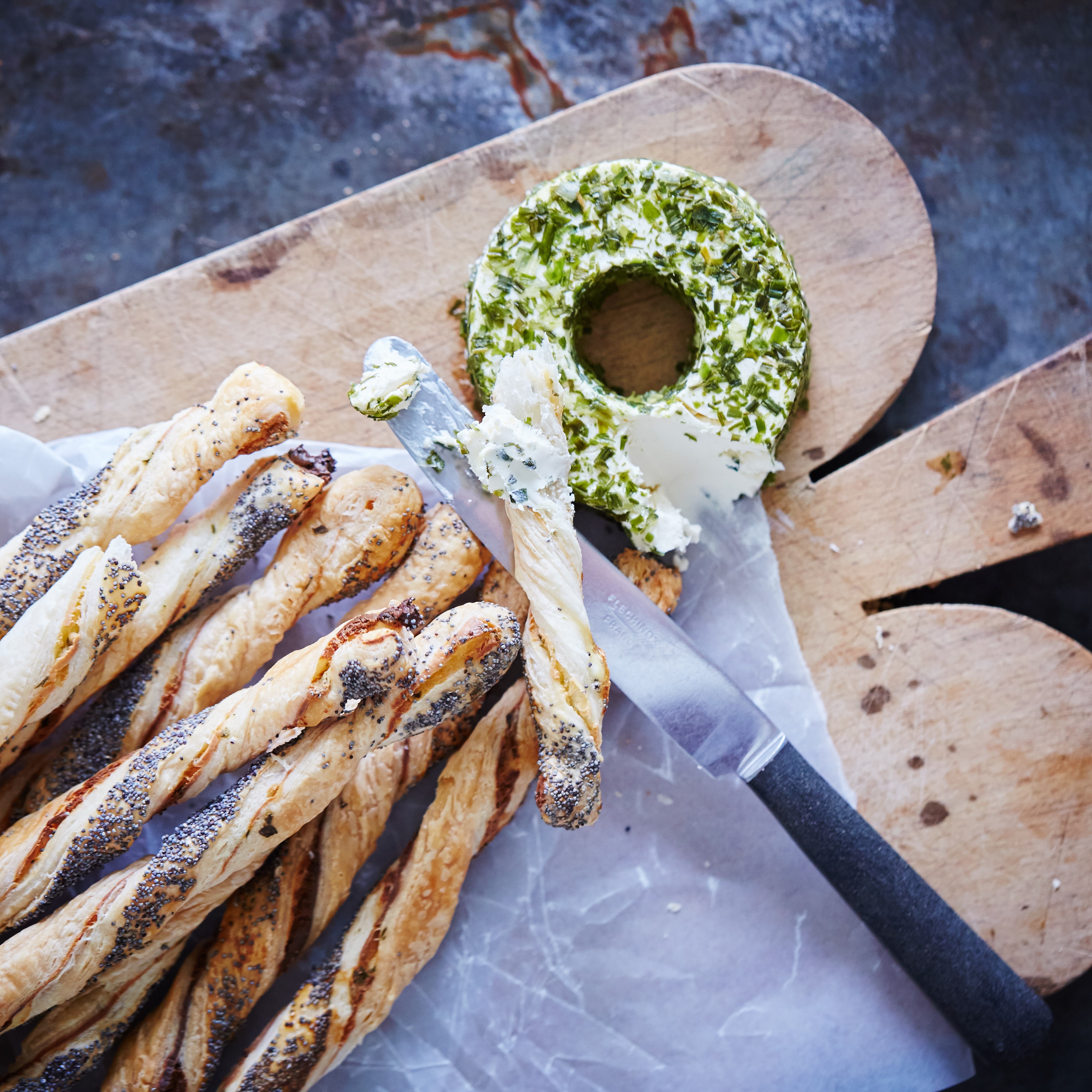 Puff Pastry Breadsticks with Chive & Spring Onion Cream Cheese Castello®️