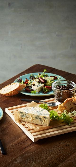 Blue Cheese with chorizo and lentils