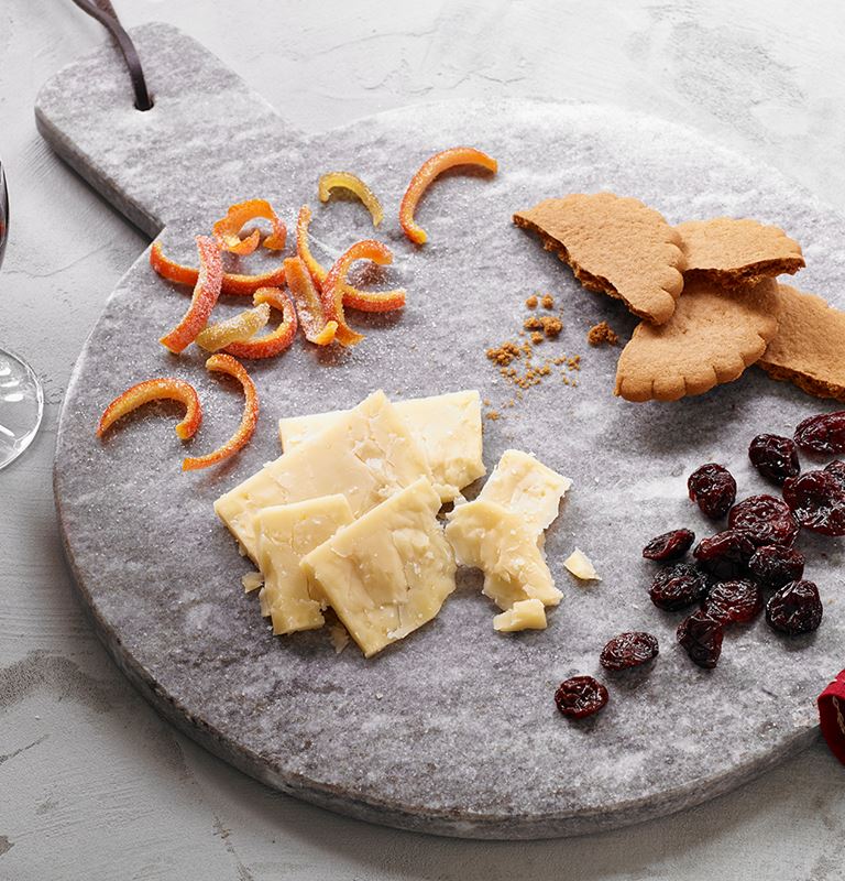 Cheddar and Gingerbread Cheese Plate