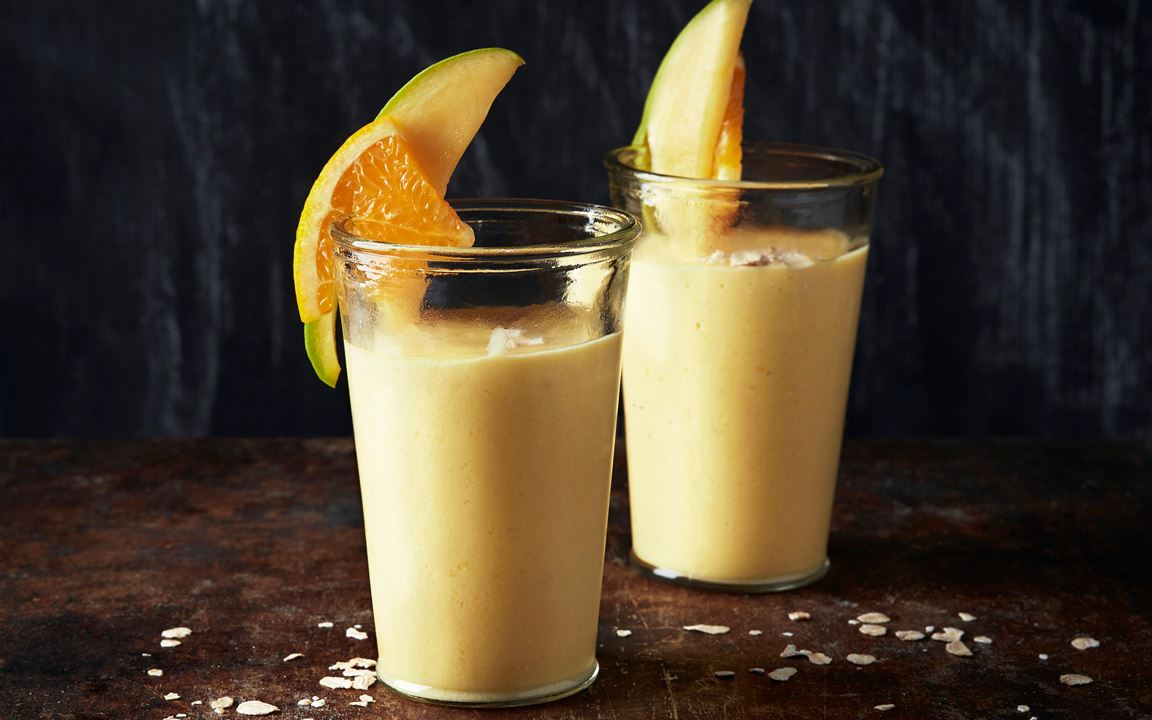 Mango-orange smoothie