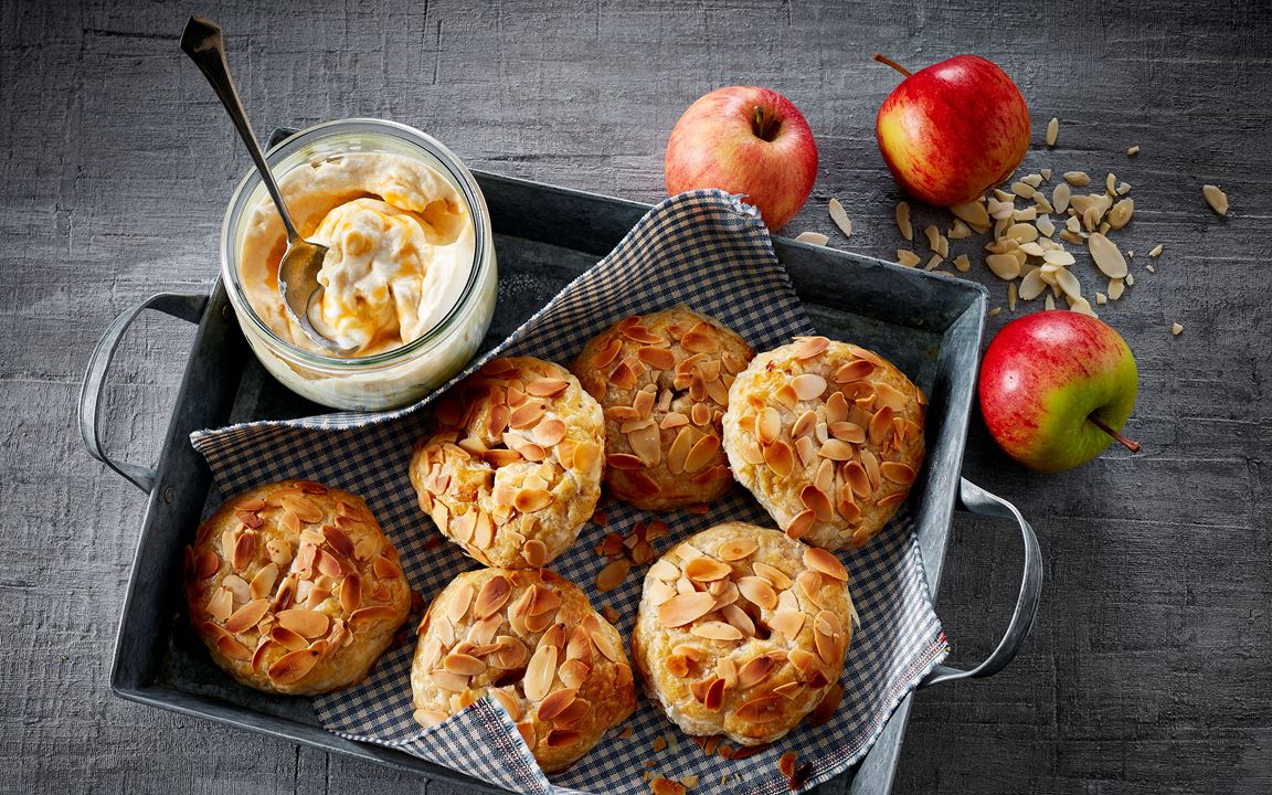 Mini apple pies with ginger and salt caramel