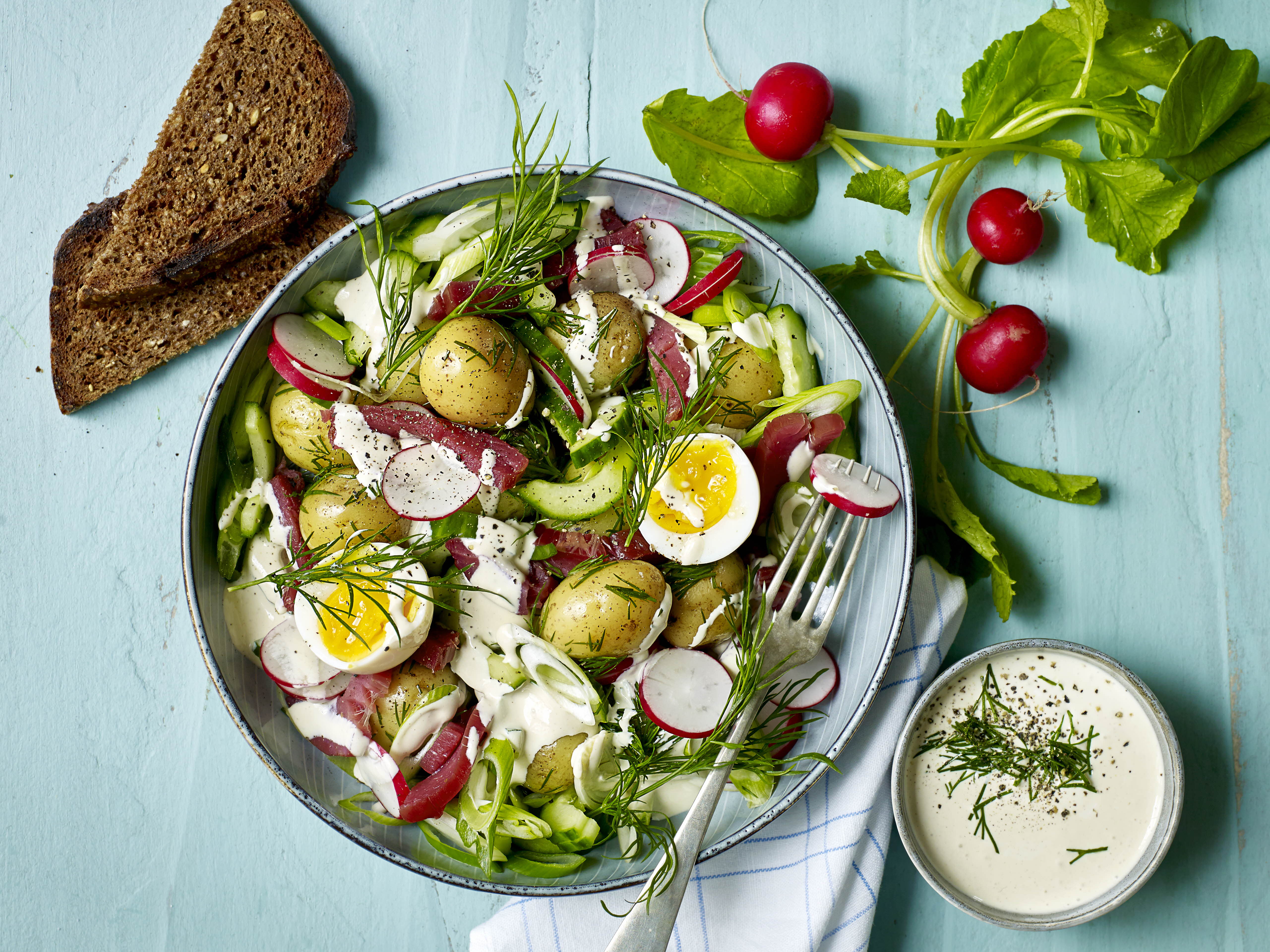 Kartoffelsalat mit Dill und weichgekochten Eiern | Castello