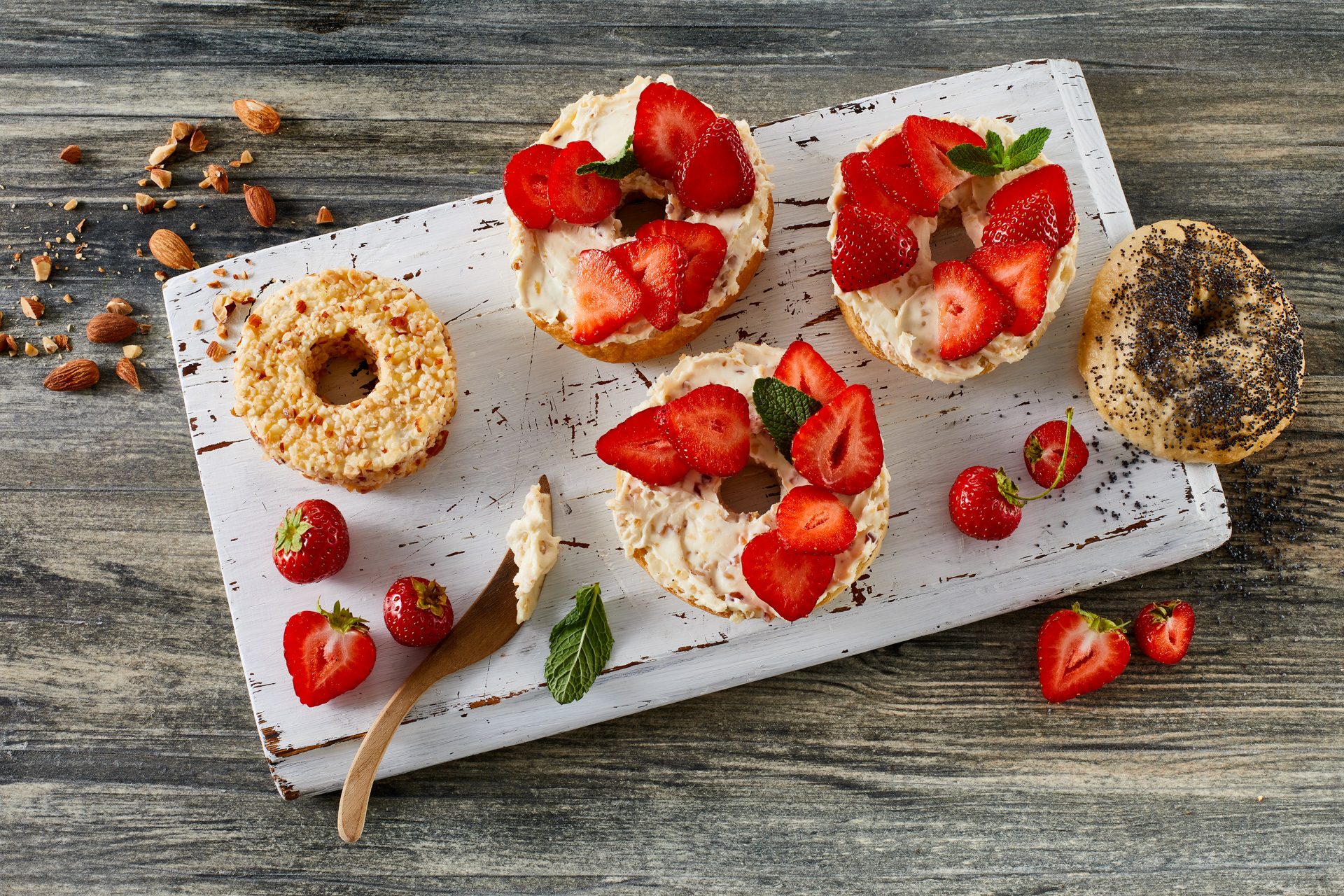 SELBSTGEMACHT BAGELS MIT CASTELLO ANANAS-MANDEL FRISCHKÄSE | Castello®️