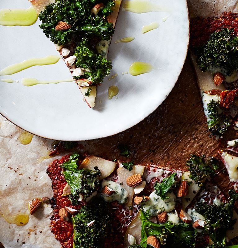 Beetroot pizza with pear, Blue Cheese and curly kale