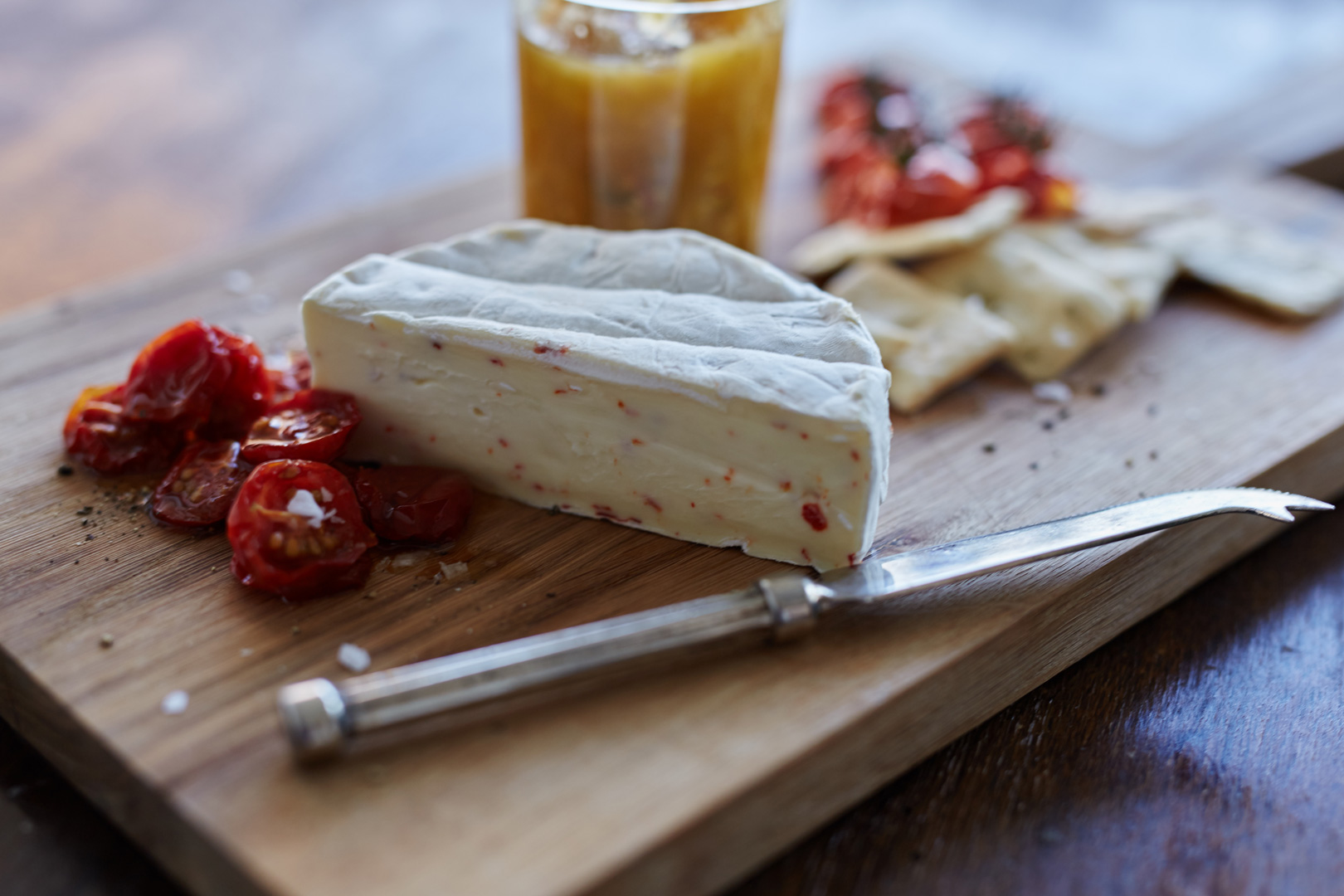 White with Chili & slow roasted tomatoes