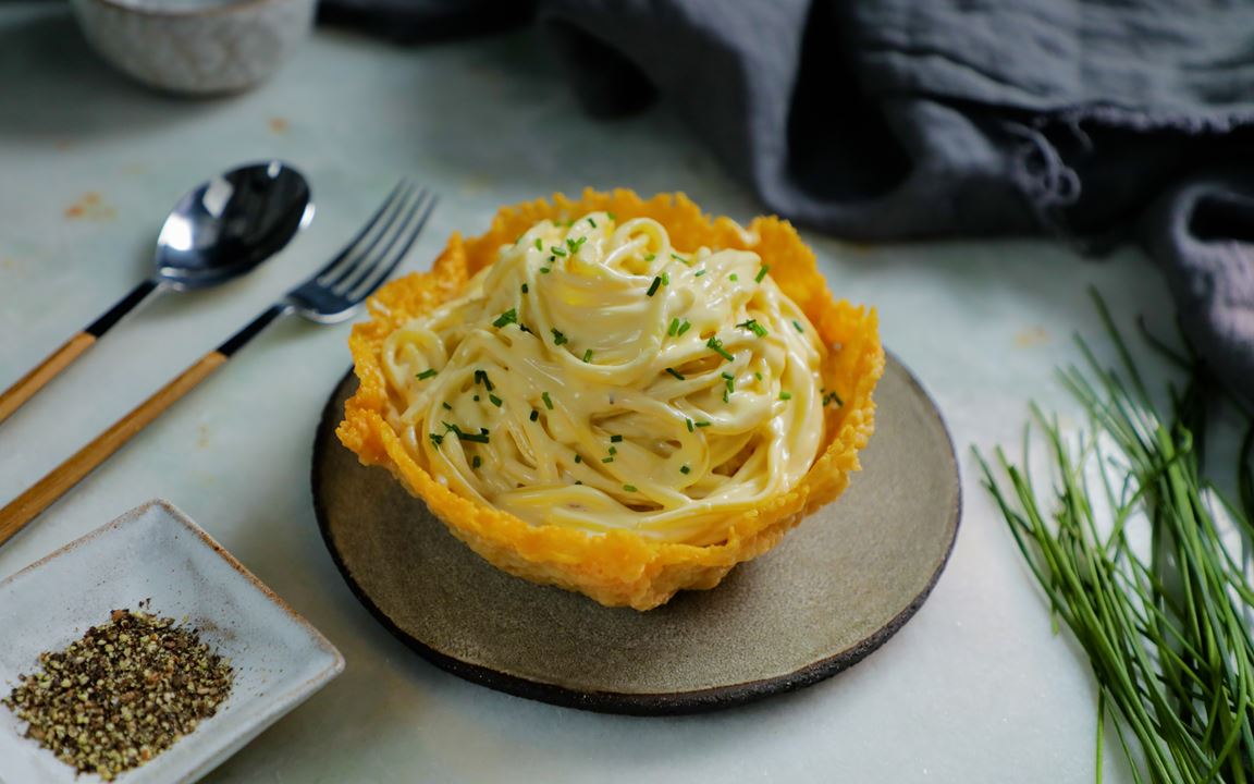 Creamy Spaghetti with Edible Cheese Bowl