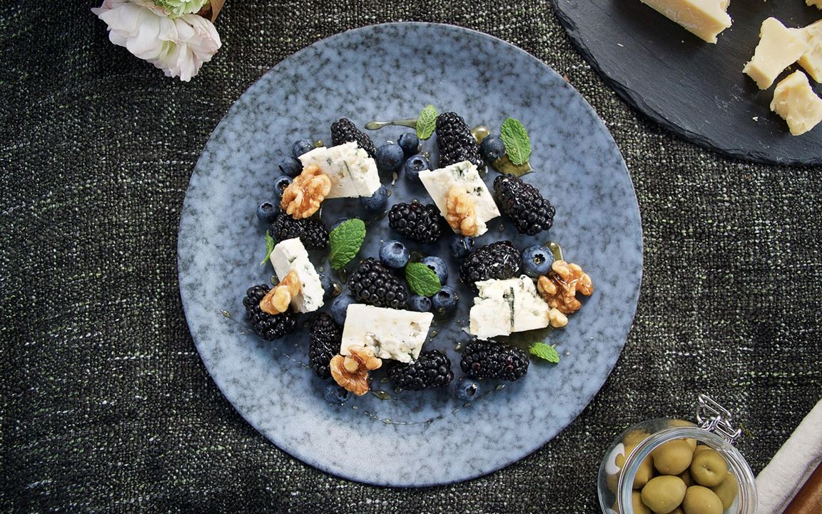 Blue Cheese with berries and walnuts