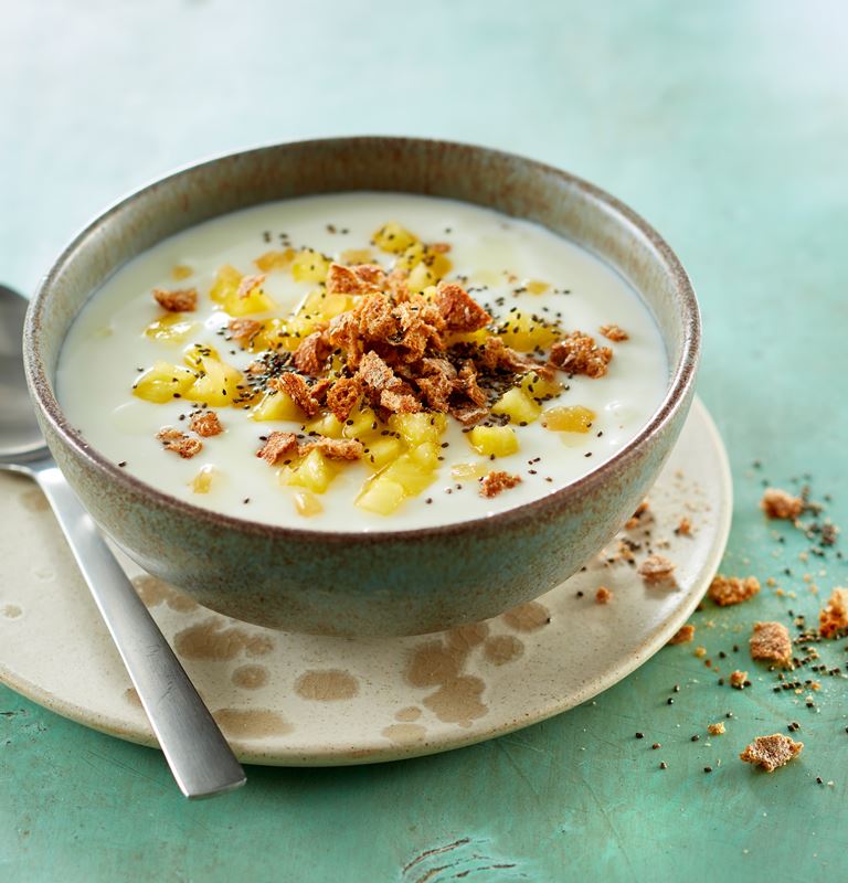 Yoghurt with ginger-spiced pineapple