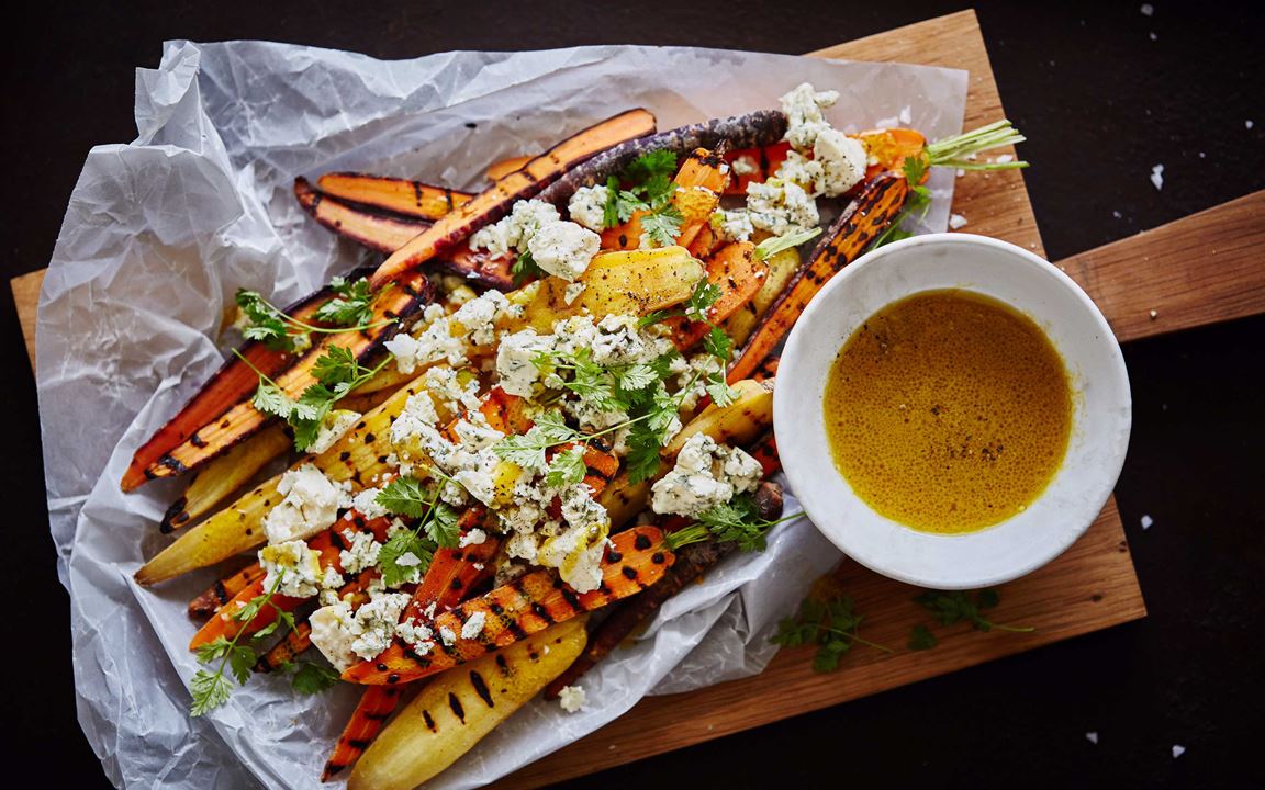 Grilled carrots with Blue Cheese