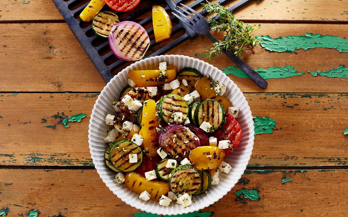 Grilled vegetables with garlic and thyme